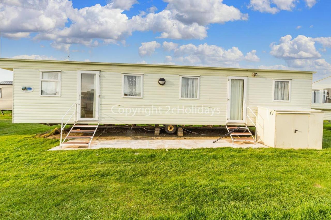 8 Berth Caravan For Hire At Heacham Holiday Park In Norfolk Ref 21024F Hotel Exterior photo